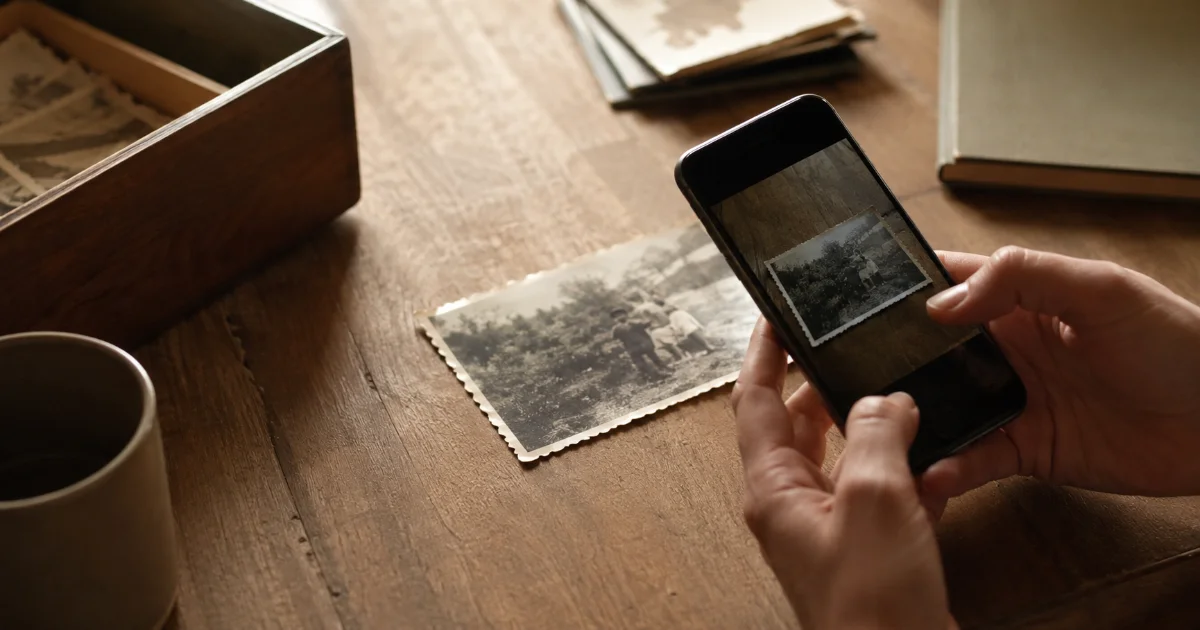 Scanner ses photos avec un smartphone : méthode propre pour débuter